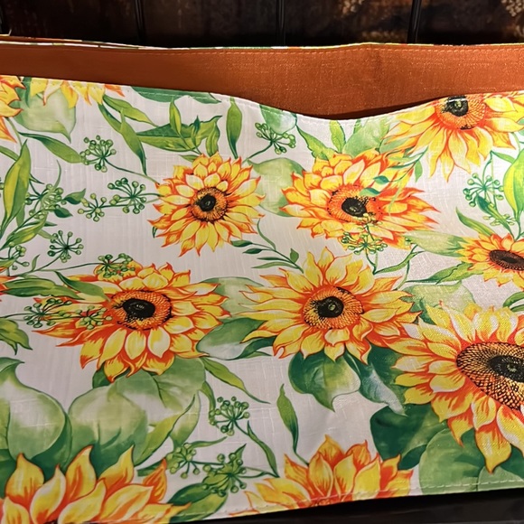 New Home Collection Set of 4 Fabric Placemats Reversible Sunflowers Colorful - Picture 5 of 5